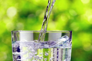 10 ознак того, що Ви п'єте занадто мало води